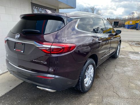 Used 2018 Buick Enclave Essence image 8