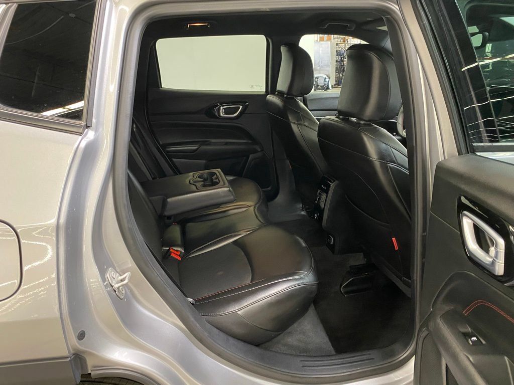 Used 2023 Jeep Compass Trailhawk AWD/4WD image 11
