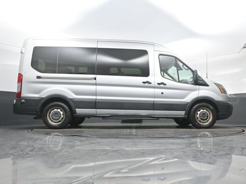 Used 2016 Ford Transit 350 XL image 29