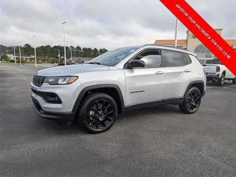 New 2026 Jeep Compass Latitude image 7