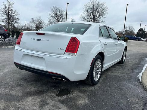 Used 2020 Chrysler 300 Touring L w/ Quick Order Package 2EF image 10