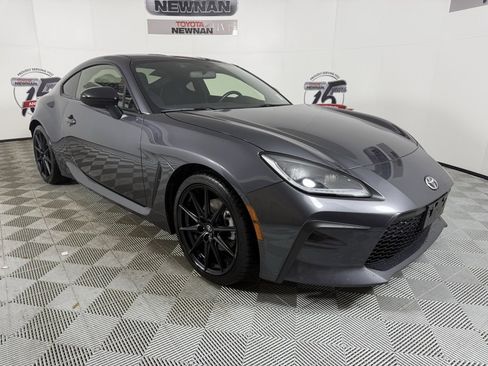 Used 2023 Toyota GR86 Premium w/ ALL Weather Mat Package (TMS) image 3