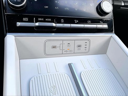 Used 2025 Hyundai Santa Fe SEL image 14