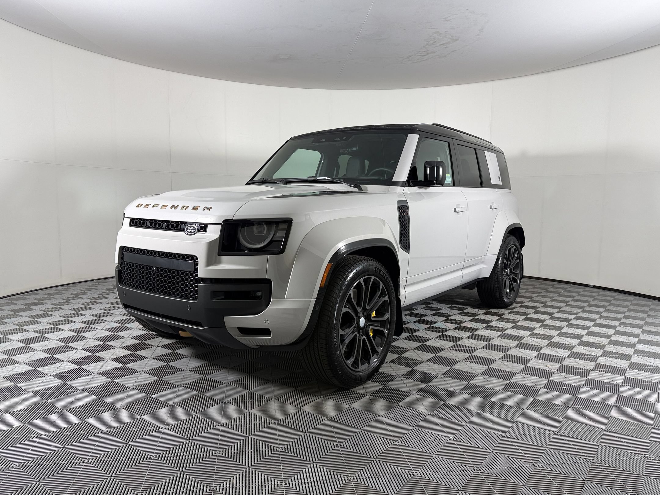 New 2026 Land Rover Defender 110 OCTA AWD/4WD image 1