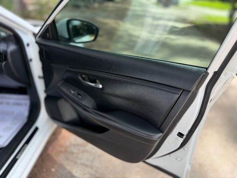 Used 2021 Nissan Sentra SV w/ Trunk Package FWD image 9