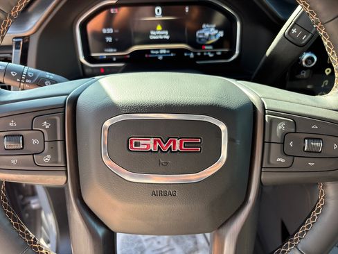 Used 2025 GMC Sierra 2500 AT4 w/ AT4 Premium Plus Package AWD/4WD image 16