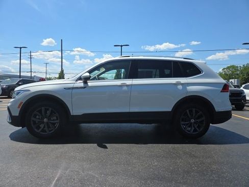 Used 2023 Volkswagen Tiguan SE FWD image 4