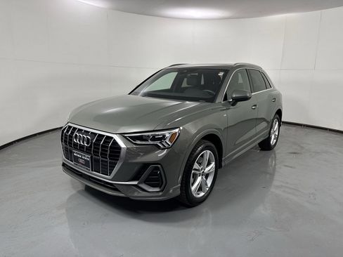 Used 2022 Audi Q3 2.0T Premium Plus w/ Premium Plus Package image 31