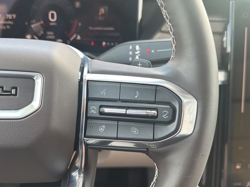 Used 2025 GMC Acadia Denali FWD image 21