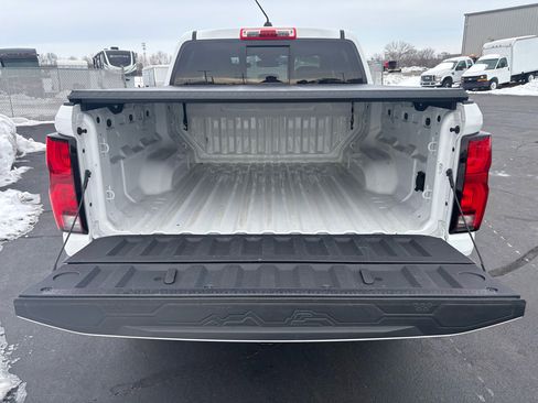 Used 2023 Chevrolet Colorado LT w/ LT Convenience Package III image 11