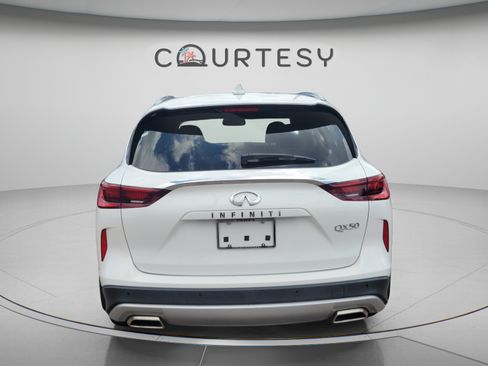 Used 2022 INFINITI QX50 Luxe FWD image 4