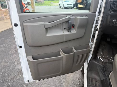 Used 2023 GMC Savana 2500 Extended w/ Driver Convenience Package RWD image 13