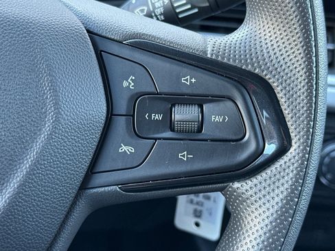 Used 2025 Chevrolet Trax LS image 26