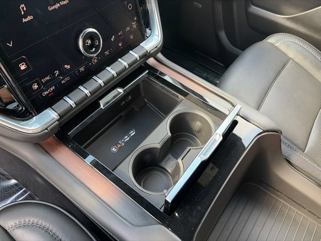 Used 2025 GMC Yukon Denali AWD/4WD image 25