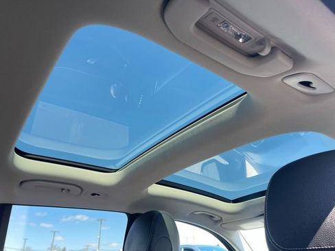 Used 2020 Mercedes-Benz GLC 300 4MATIC image 12