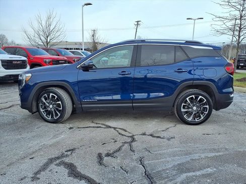 Certified 2022 GMC Terrain SLT w/ Tech Package image 2