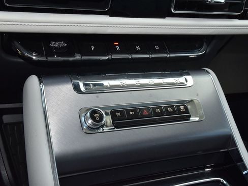 New 2026 Lincoln Aviator 2WD image 30