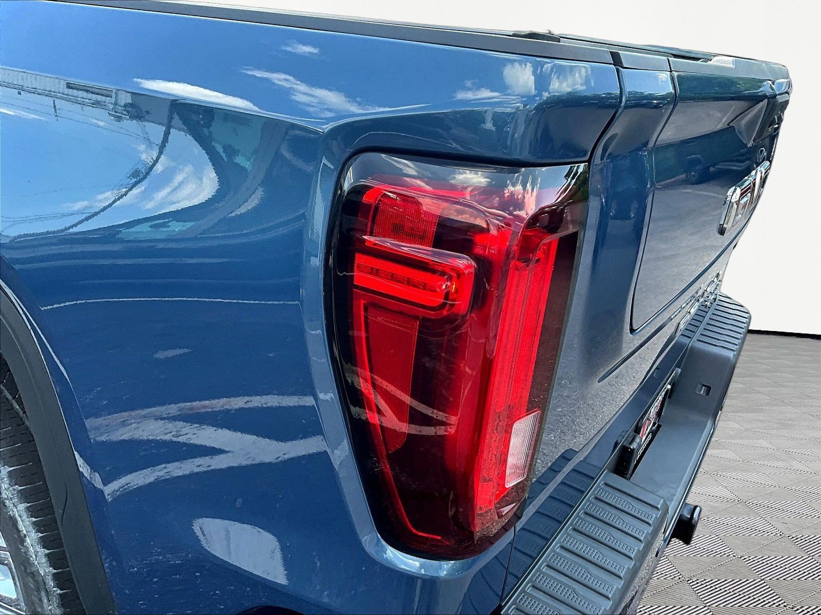 Used 2024 GMC Sierra 1500 Denali w/ Denali Reserve Package AWD/4WD image 24