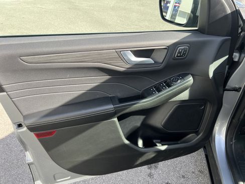 Used 2023 Ford Escape Platinum image 12