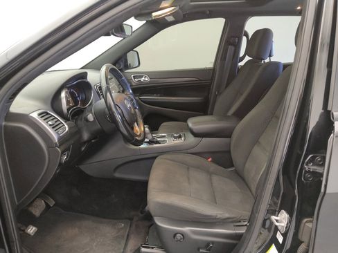 Used 2019 Jeep Grand Cherokee Laredo image 17