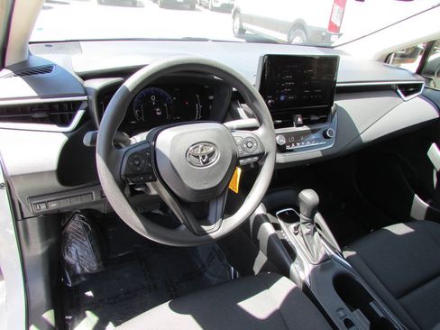 Used 2026 Toyota Corolla LE FWD image 12