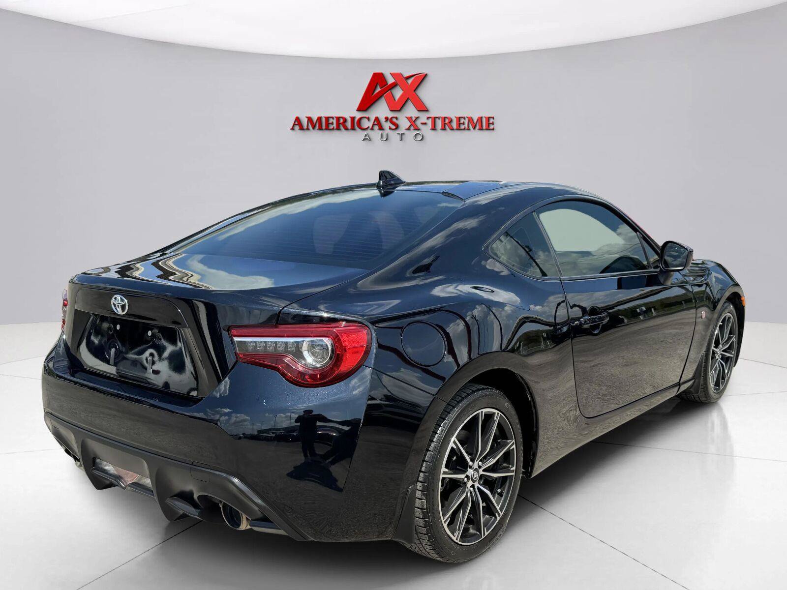 Used 2020 Toyota 86 RWD image 5