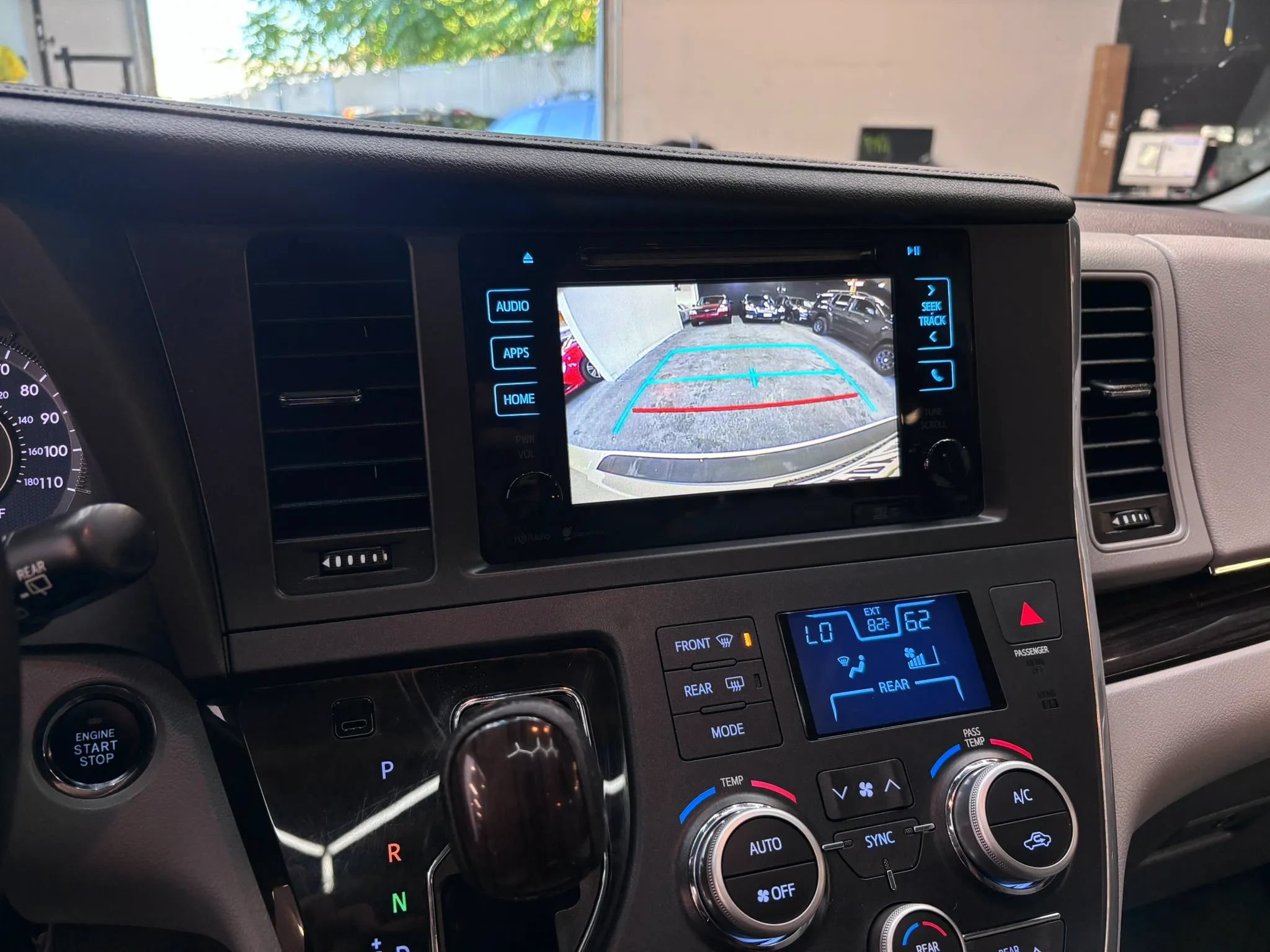 Used 2015 Toyota Sienna XLE w/ XLE Navigation Package FWD image 16