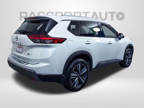 Certified 2024 Nissan Rogue SL image 9