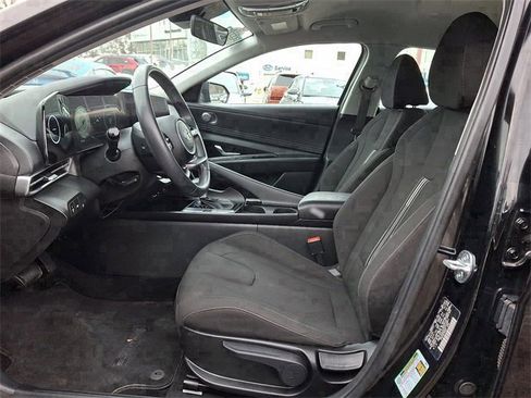Used 2023 Hyundai Elantra SEL w/ Convenience Package image 13