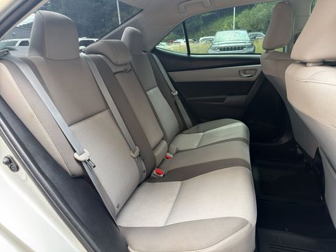 Used 2018 Toyota Corolla LE FWD image 19
