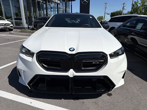 Used 2025 BMW M5 w/ Carbon Package AWD/4WD image 3