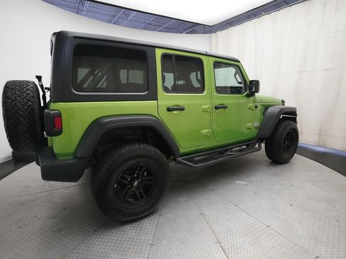 Used 2018 Jeep Wrangler Unlimited Sport S AWD/4WD image 34