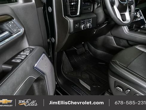 Used 2025 GMC Sierra 2500 Denali image 9