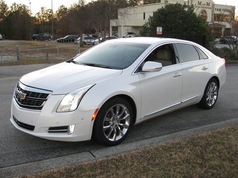 Used 2016 Cadillac XTS Premium image 3