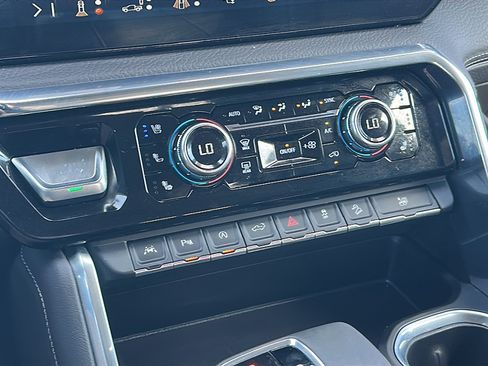 Used 2024 GMC Sierra 1500 Denali w/ Denali Reserve Package image 34