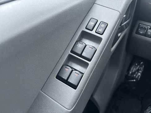 Used 2020 Nissan Frontier SV w/ SV Utility Package image 24