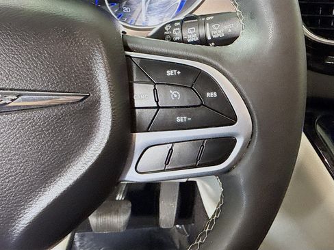 Used 2023 Chrysler Voyager LX FWD image 15