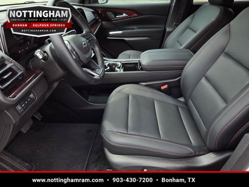 Used 2024 Chevrolet Traverse Z71 w/ Enhanced Driving Package AWD/4WD image 25