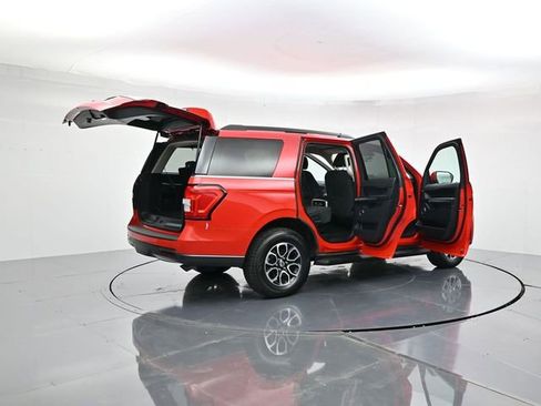 Used 2024 Ford Expedition XLT image 52