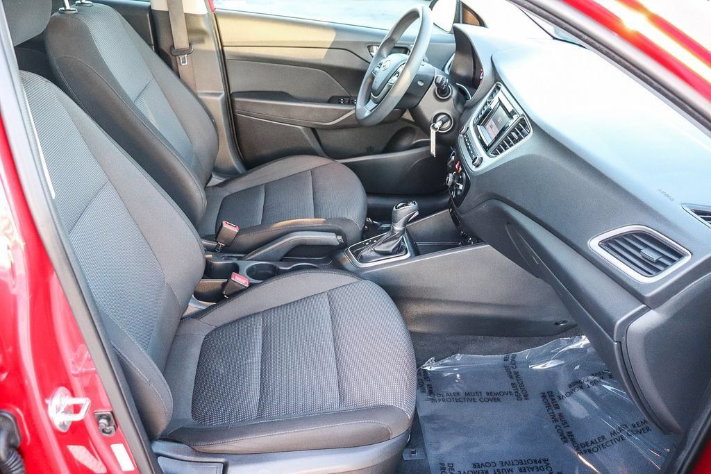 Used 2022 Hyundai Accent FWD image 19