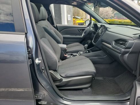 Used 2025 Subaru Forester Premium image 30