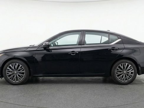 Used 2025 Nissan Altima 2.5 SV image 5