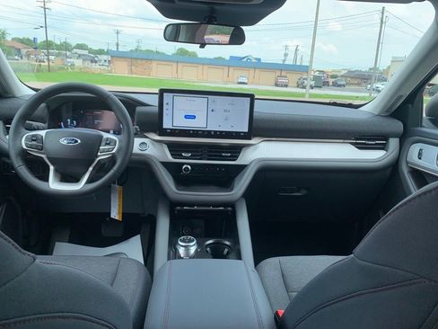 New 2025 Ford Explorer Active image 25