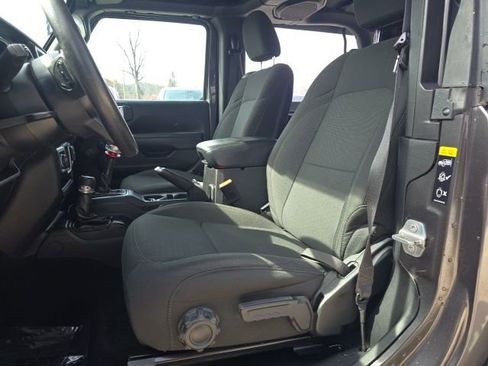Used 2022 Jeep Wrangler Sport image 9