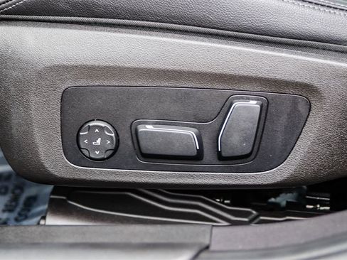 Used 2025 BMW 330i xDrive Sedan w/ Convenience Package image 20