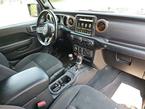 Used 2022 Jeep Gladiator Mojave w/ Cold Weather Group image 14