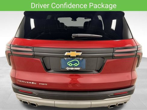 Certified 2025 Chevrolet Traverse LT w/ Sun and Wheel Package AWD/4WD image 8