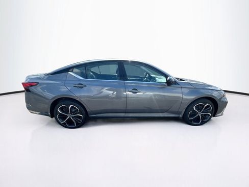 Used 2024 Nissan Altima 2.5 SR AWD/4WD image 4