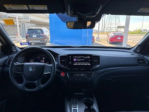 Used 2023 Honda Passport TrailSport image 8