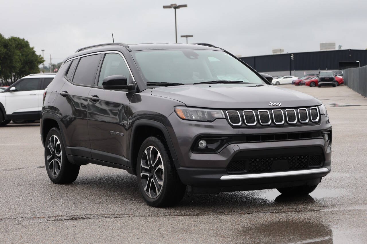 Used 2022 Jeep Compass Limited AWD/4WD image 4